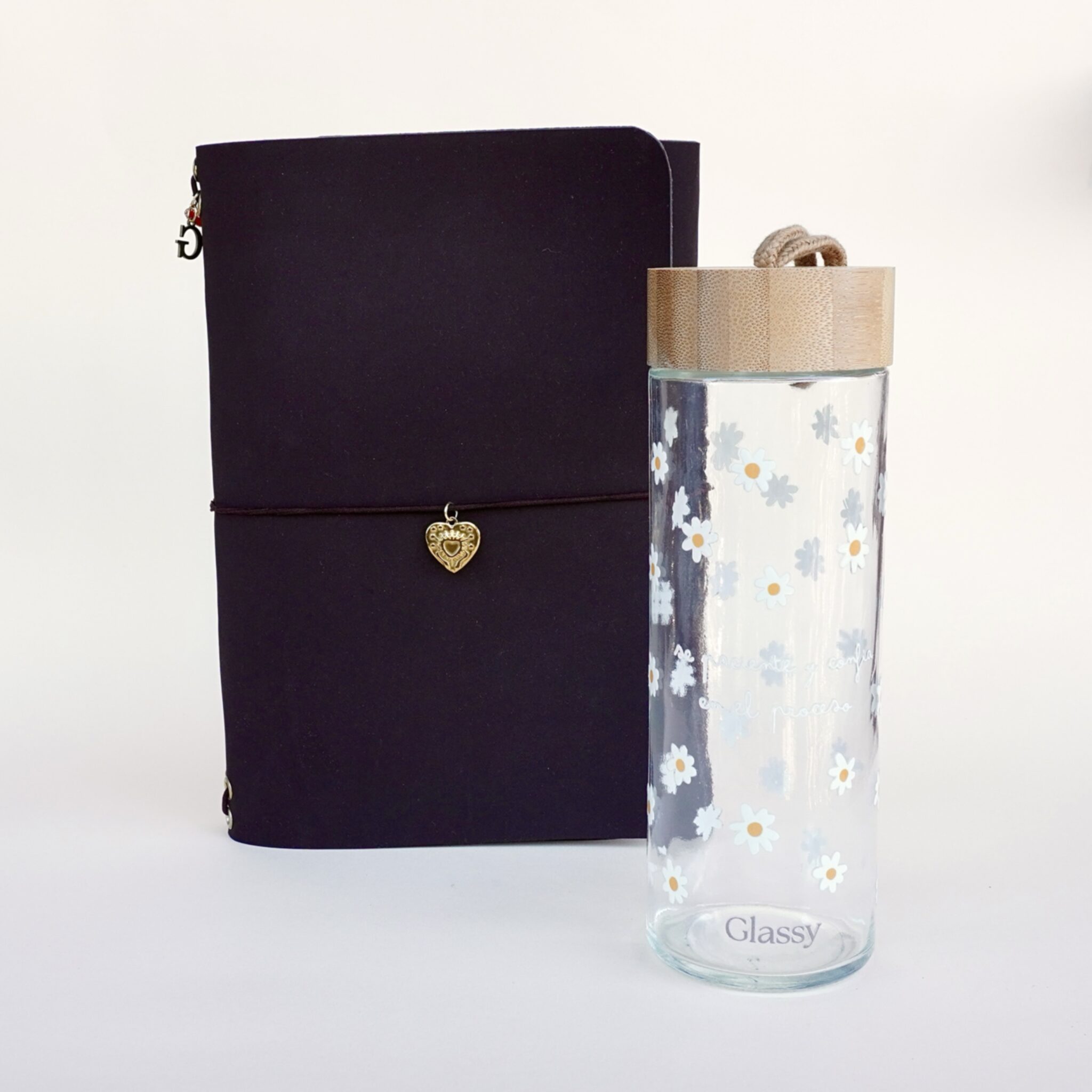 Pack · Libreta Mía + Botella Cristal